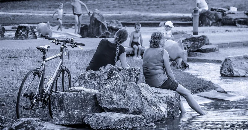Le tour du lac de Naussac à vélo : le circuit qu'on peut vraiment faire avec des enfants